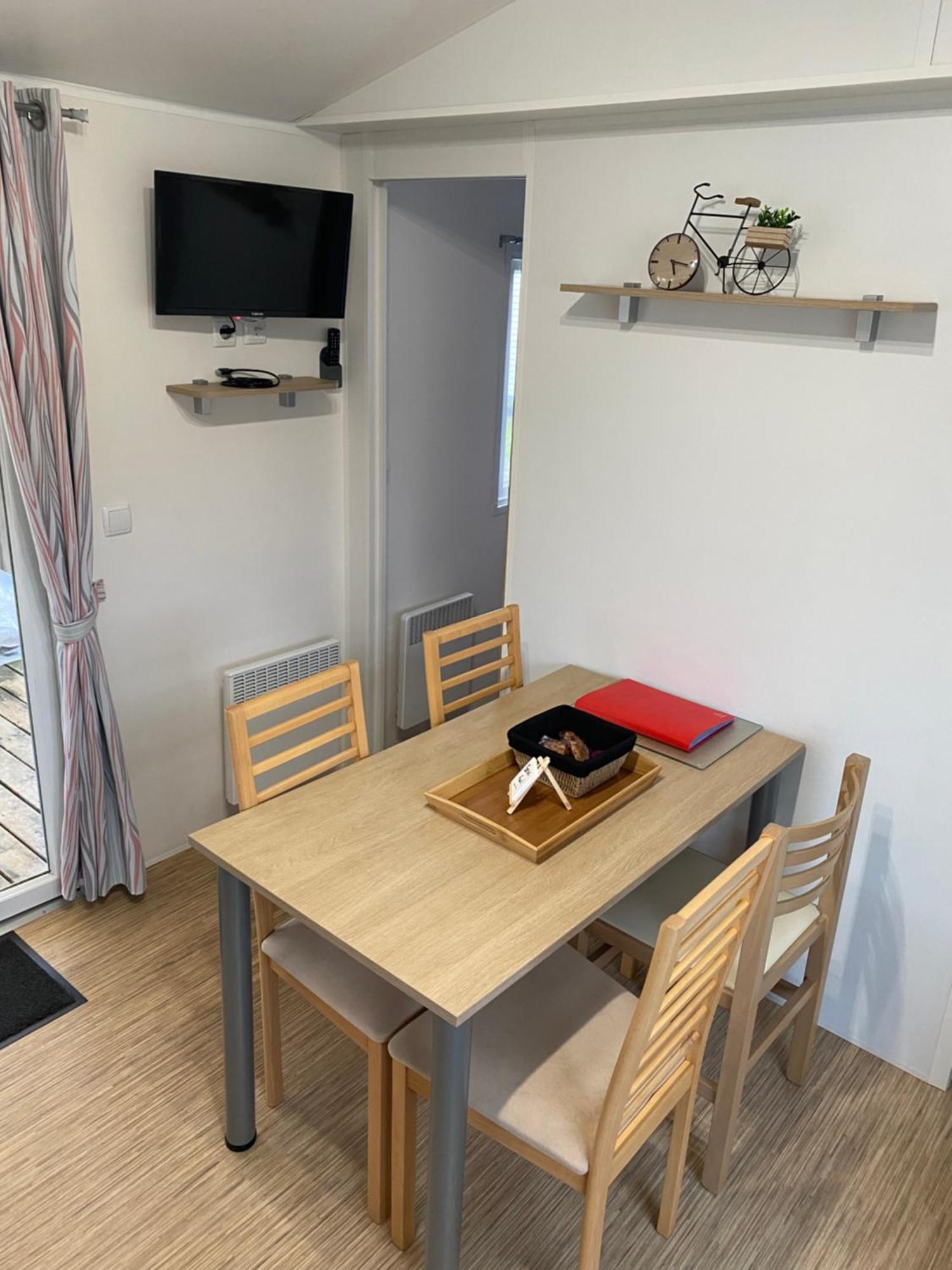 אונזה Mobil Home Tout Confort Ideal Pour 4 Personnes Dans Le Domaine De Dugny Camping 4 Etoiles, Proche De Blois, Du Zoo De Beauval Et Des Chateaux De La Loire מראה חיצוני תמונה